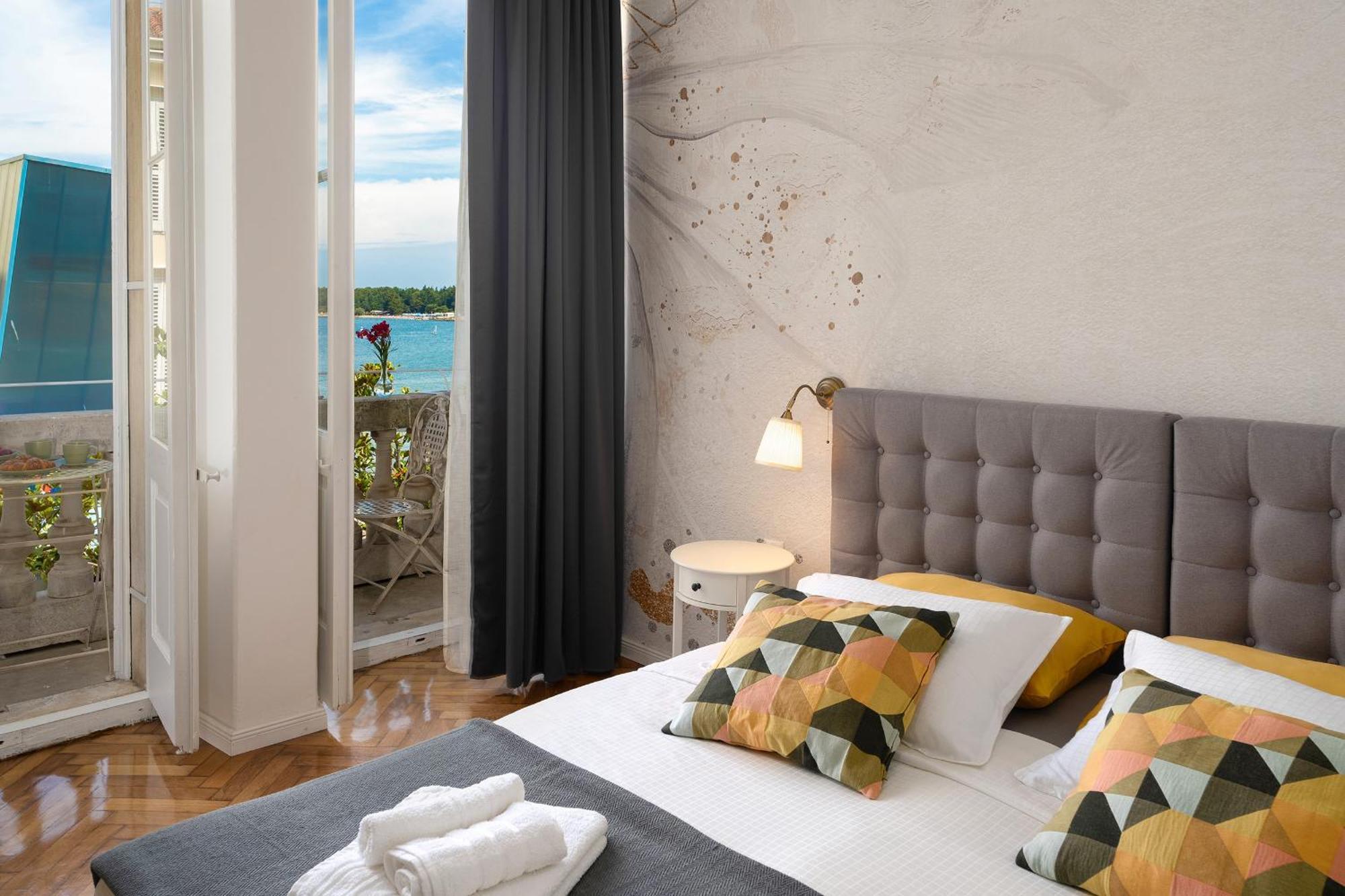 Romeo And Juliet Apartment With Balcony And Sea View Пореч Экстерьер фото
